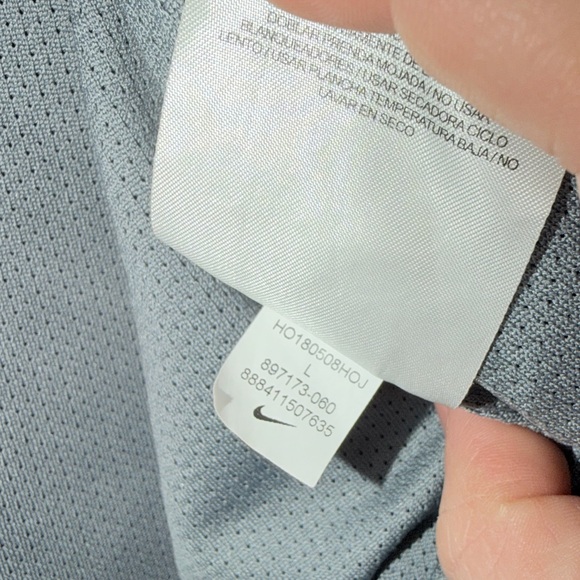 Nike Dri-Fit Jacket Women’s Lrg Logo Embroidered Full Zip Packable Hoodie Black - Picture 6 of 7